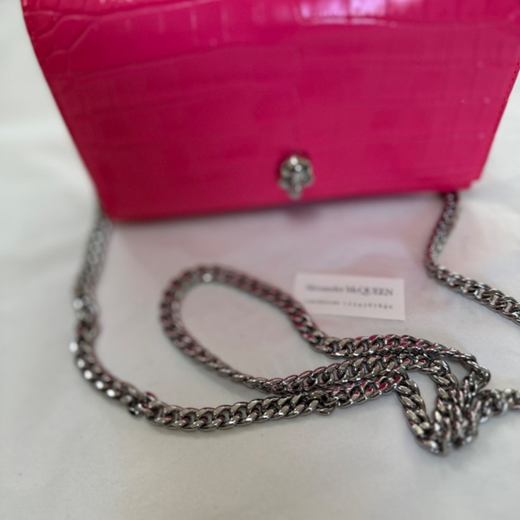 ALEXANDER MCQUEEN Skull Mini Embellished Neon Croc-Effect Leather Shoulder Bag - Picture 3 of 13